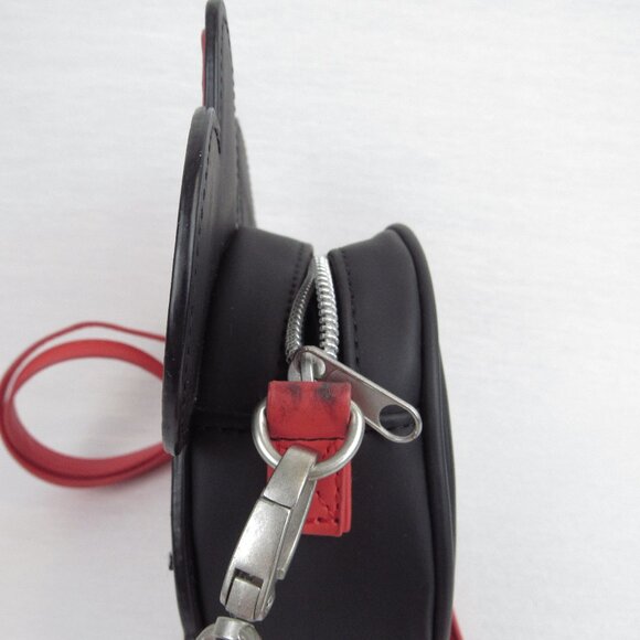 Minnie Mouse Child Purse With Adjustable Strap Minnie Face Zipper Closure - Picture 7 of 16